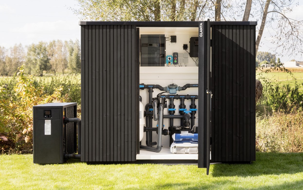 Glanta techniekkast in Thermowood Best Black met voorgemonteerde zwembadtechniek